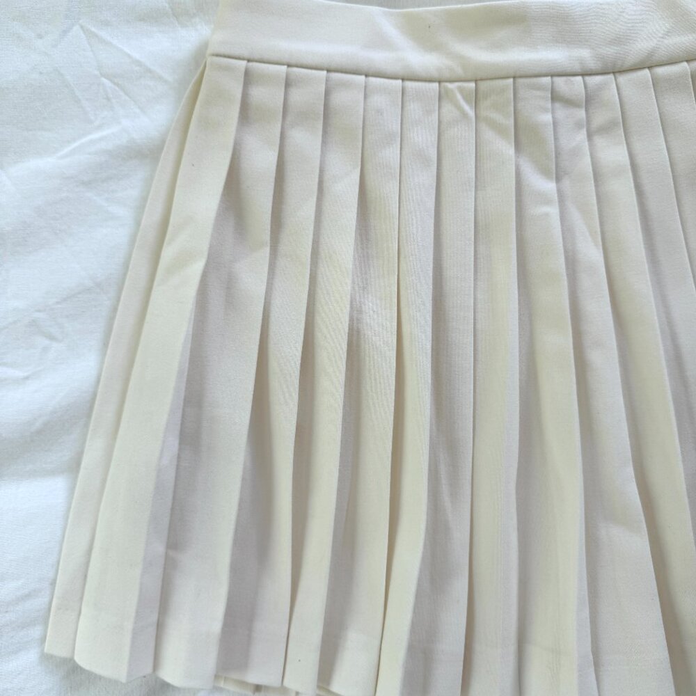 Abercrombie & Fitch Ivory Pleated Skort Size Small - Picture 3 of 6